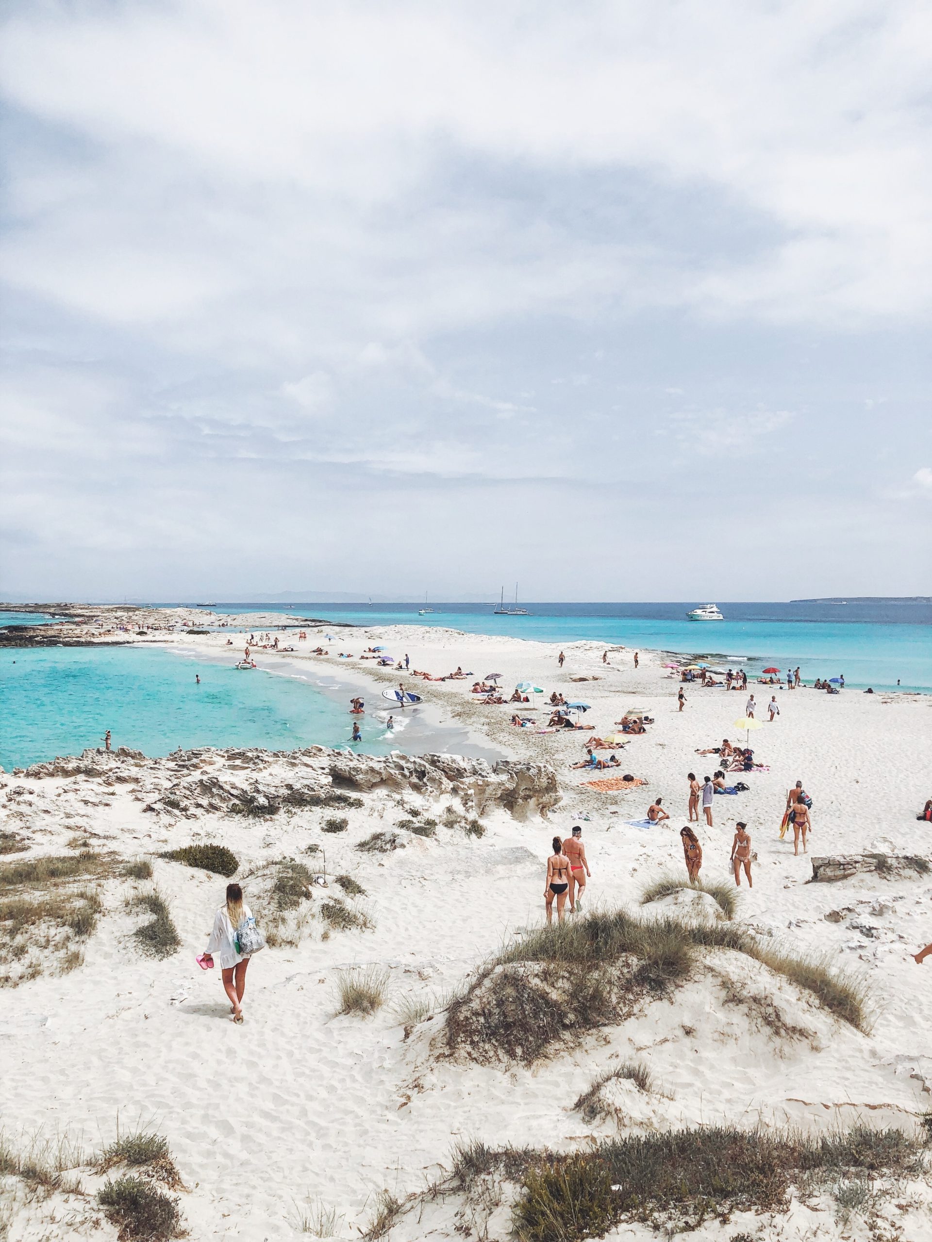 Upplev Formenteras kristallklara vatten i augusti